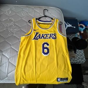 Los Angeles lakers lebron jersey